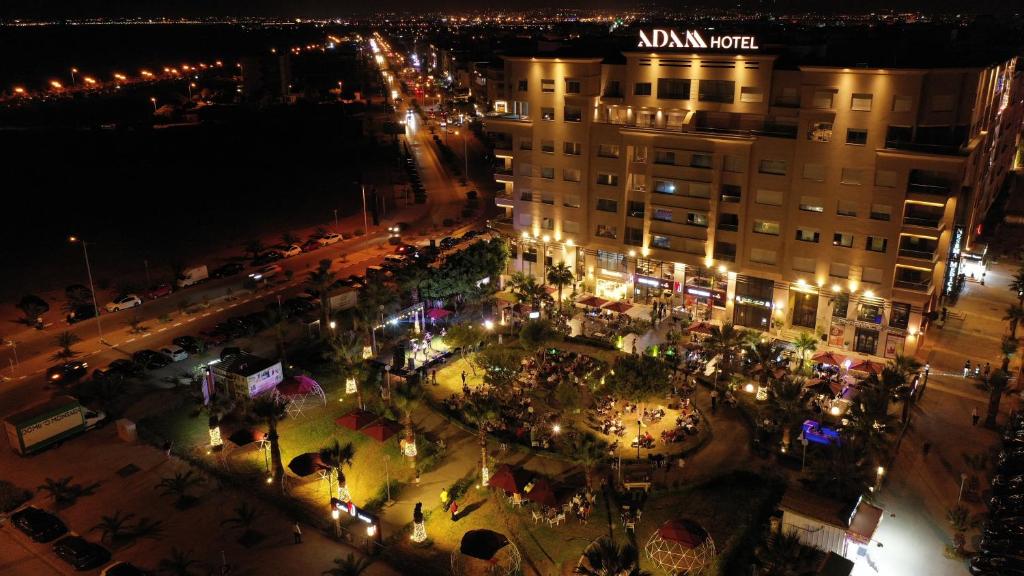 ADAM HOTEL SUITES